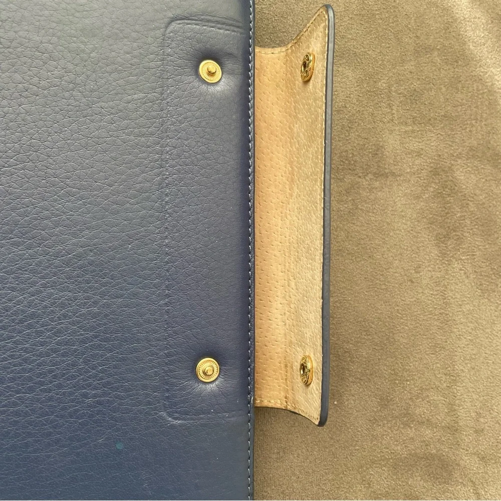 Tory Burch leather ipad case (fits 2,3 and 4) - Picture 7 of 11